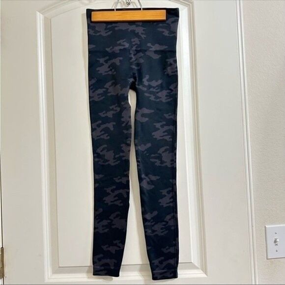 NWOT SPANX camo Look at me now high waist stretch seamless leggings small - Picture 3 of 12